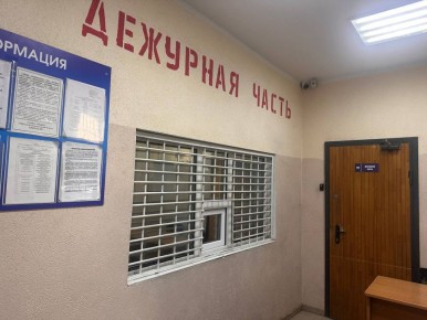 Калининградские полицейские задержали злоумышленника, похитившего несколько курток из гардероба частной клиники