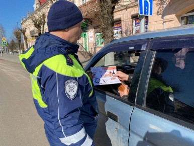 Сотрудники отделения Госавтоинспекции МО МВД России «Неманский» провели профилактические беседы, направленные на предупреждение дорожно-транспортных происшествий