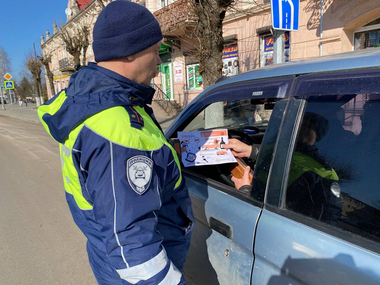 Сотрудники отделения Госавтоинспекции МО МВД России «Неманский» провели профилактические беседы, направленные на предупреждение дорожно-транспортных происшествий