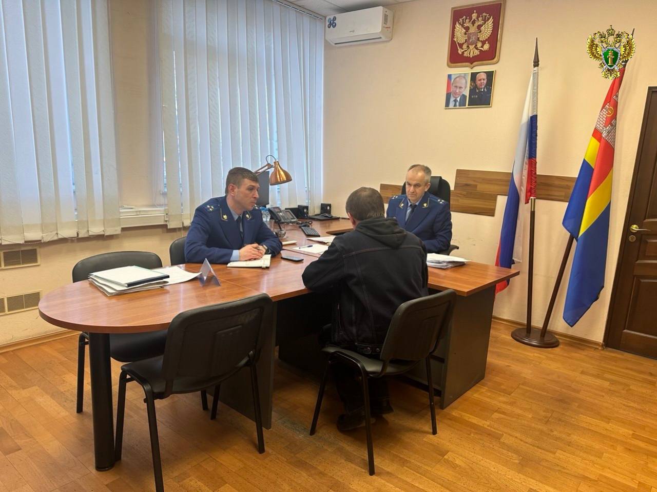 Исполняющий обязанности прокурора Калининградской области Алексей Тимошенко провел личный прием граждан в городе Светлом Исполняющий обязанности прокурора Калининградской области Алексей Тимошенко провел личный прием граждан в городе Светлом