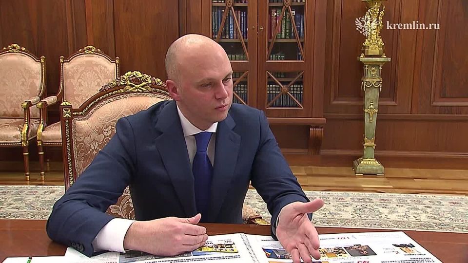 Владимир Путин провёл рабочую встречу с губернатором Калининградской области Алексеем Беспрозванных