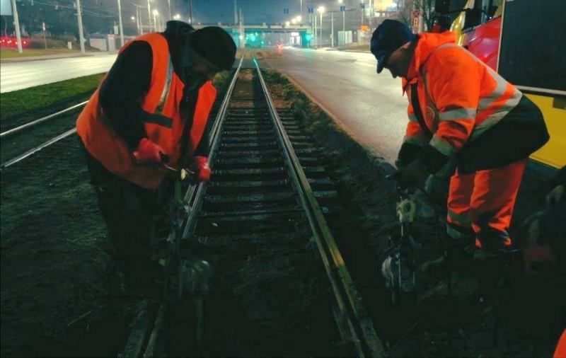 В засыпающем Калининграде по ночам идёт движуха на рельсах