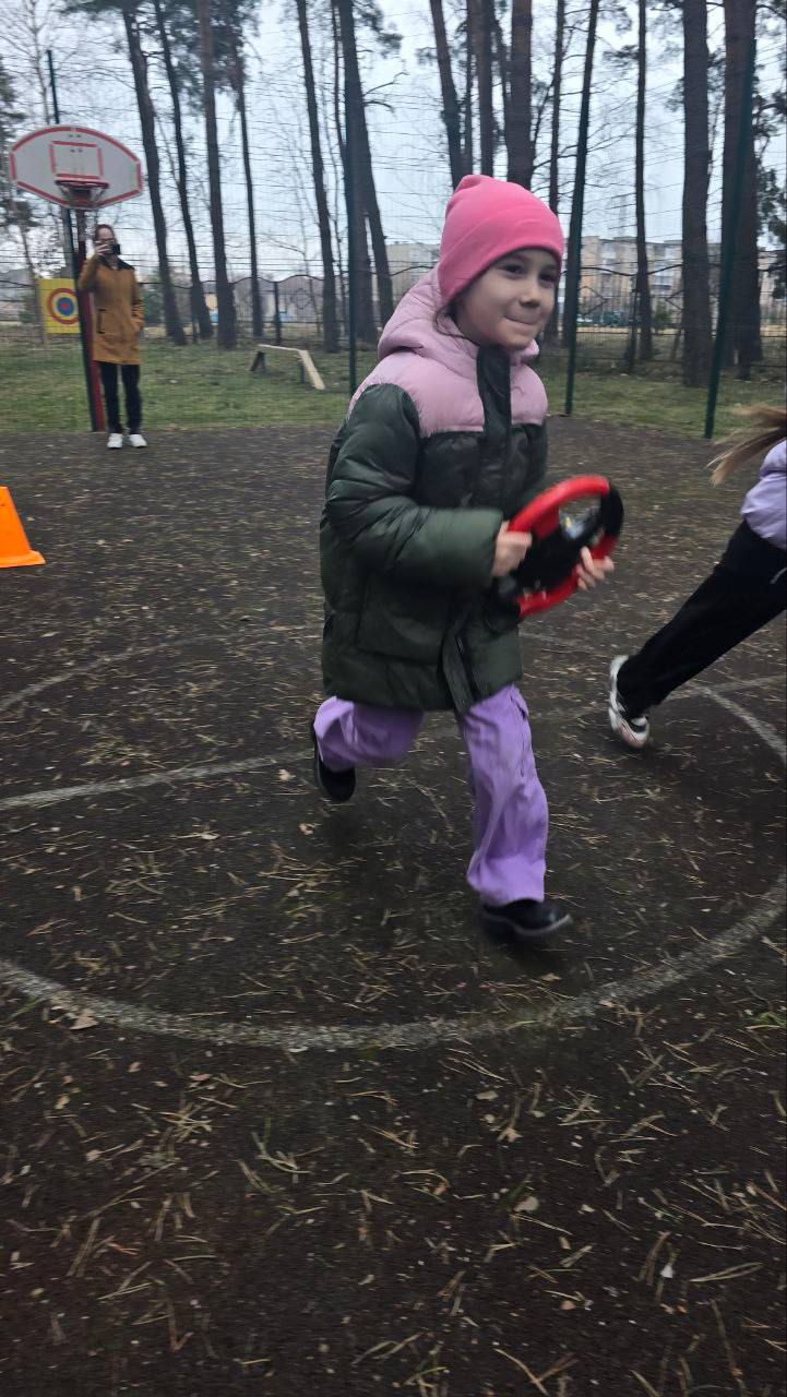 Сотрудники отделения Госавтоинспекции города Светлый провели специальное занятие по правилам дорожного движения для дошкольников МАДОУ № 10 «Чайка» Сотрудники отделения Госавтоинспекции города Светлый провели специальное занятие по правилам дорожного движения для дошкольников МАДОУ № 10 «Чайка»