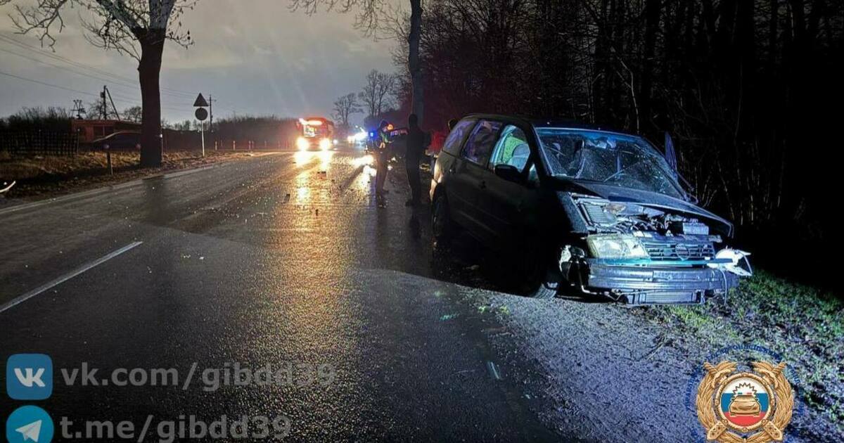 На Мамоновском шоссе столкнулись две легковушки, водитель одной из них в больнице