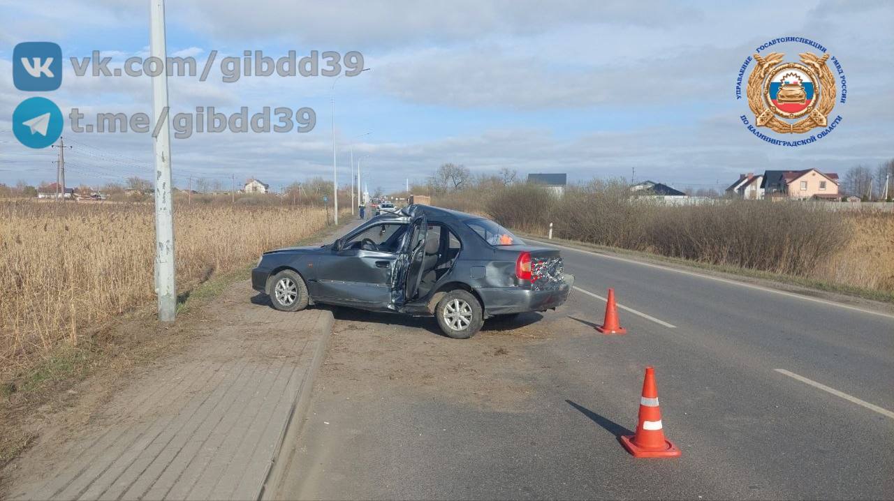 По оперативной информации, 26.03.2026 около 15:14 на 9 км автодороги «Калининград - Мамоново», водитель 1959 года рождения, управляя автомобилем «Хендэ», при совершении маневра «обгон» попутно двигавшегося грузового...