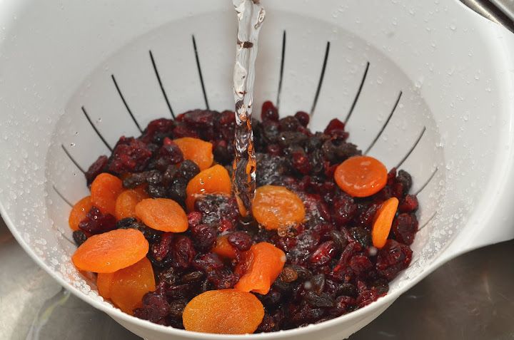 Стоит ли мыть сухофрукты перед употреблением?