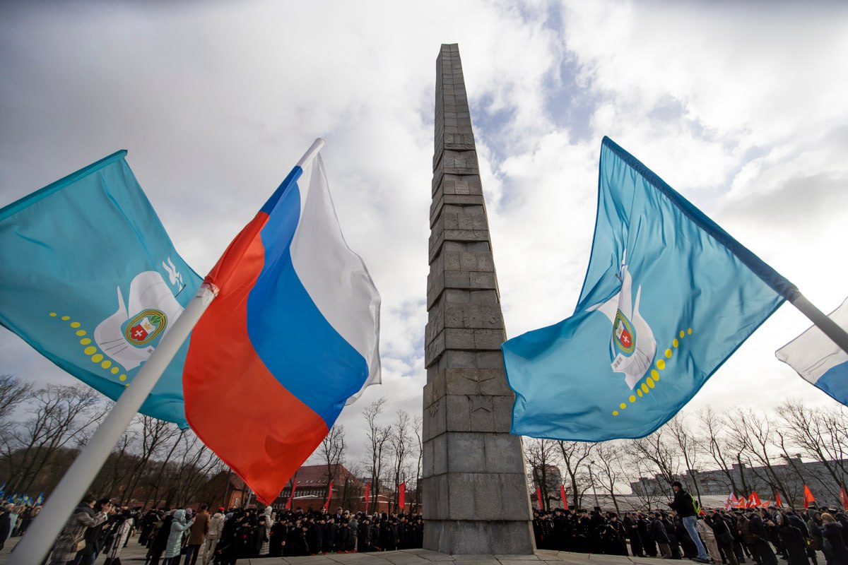 Следком проверяет состояние мемориала на Гвардейском проспекте в Калининграде