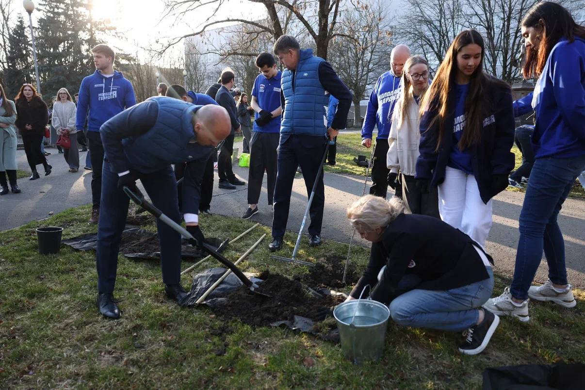 Антон Демидов: Провели конференцию Молодой Гвардии на базе БФУ им. И. Канта в Калиниграде Антон Демидов: Провели конференцию Молодой Гвардии на базе БФУ им. И. Канта в Калиниграде