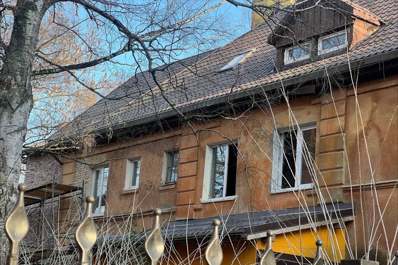 В Калининграде приступают к ремонту старинного здания на улице Леонова В Калининграде приступают к ремонту старинного здания на улице Леонова