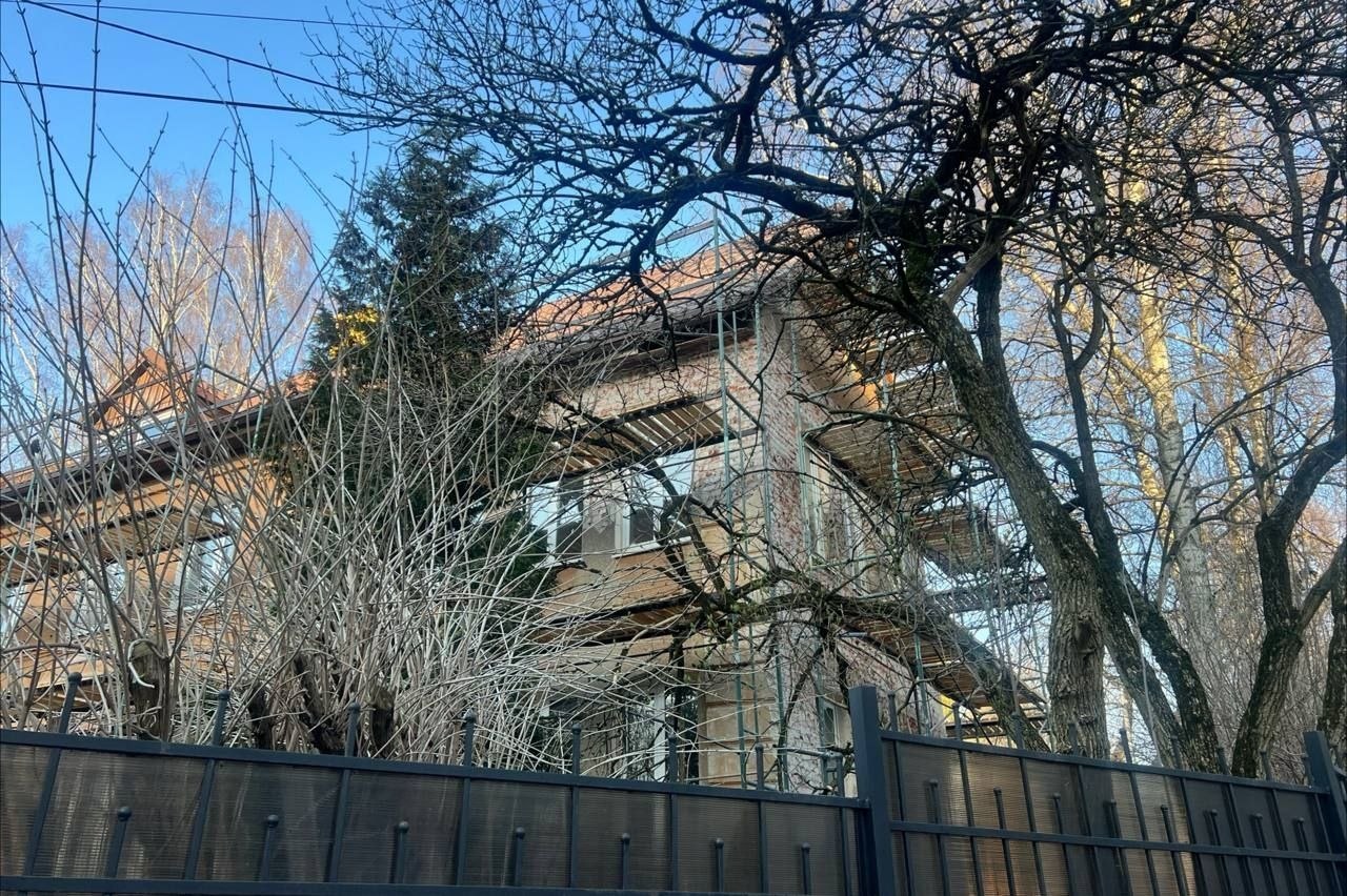 В Калининграде приступают к ремонту старинного здания на улице Леонова В Калининграде приступают к ремонту старинного здания на улице Леонова