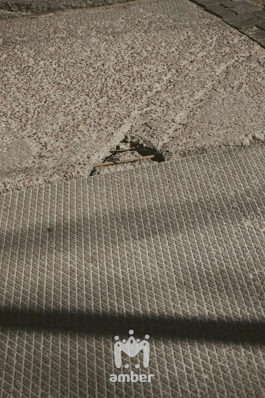 "Провал Дятловой" на Инженерной — Батальной —Судостроительной так и не начали асфальтировать "Провал Дятловой" на Инженерной — Батальной —Судостроительной так и не начали асфальтировать