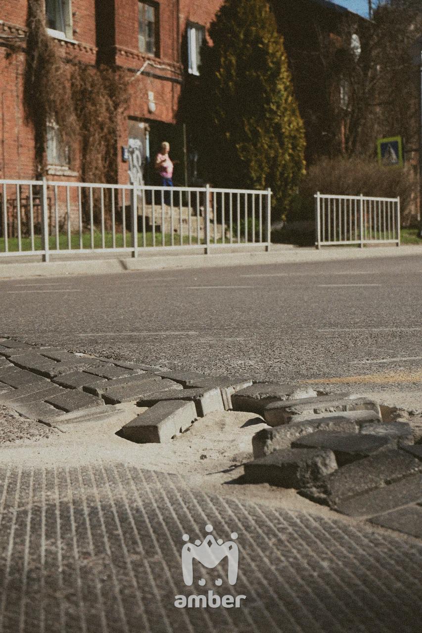 "Провал Дятловой" на Инженерной — Батальной —Судостроительной так и не начали асфальтировать "Провал Дятловой" на Инженерной — Батальной —Судостроительной так и не начали асфальтировать