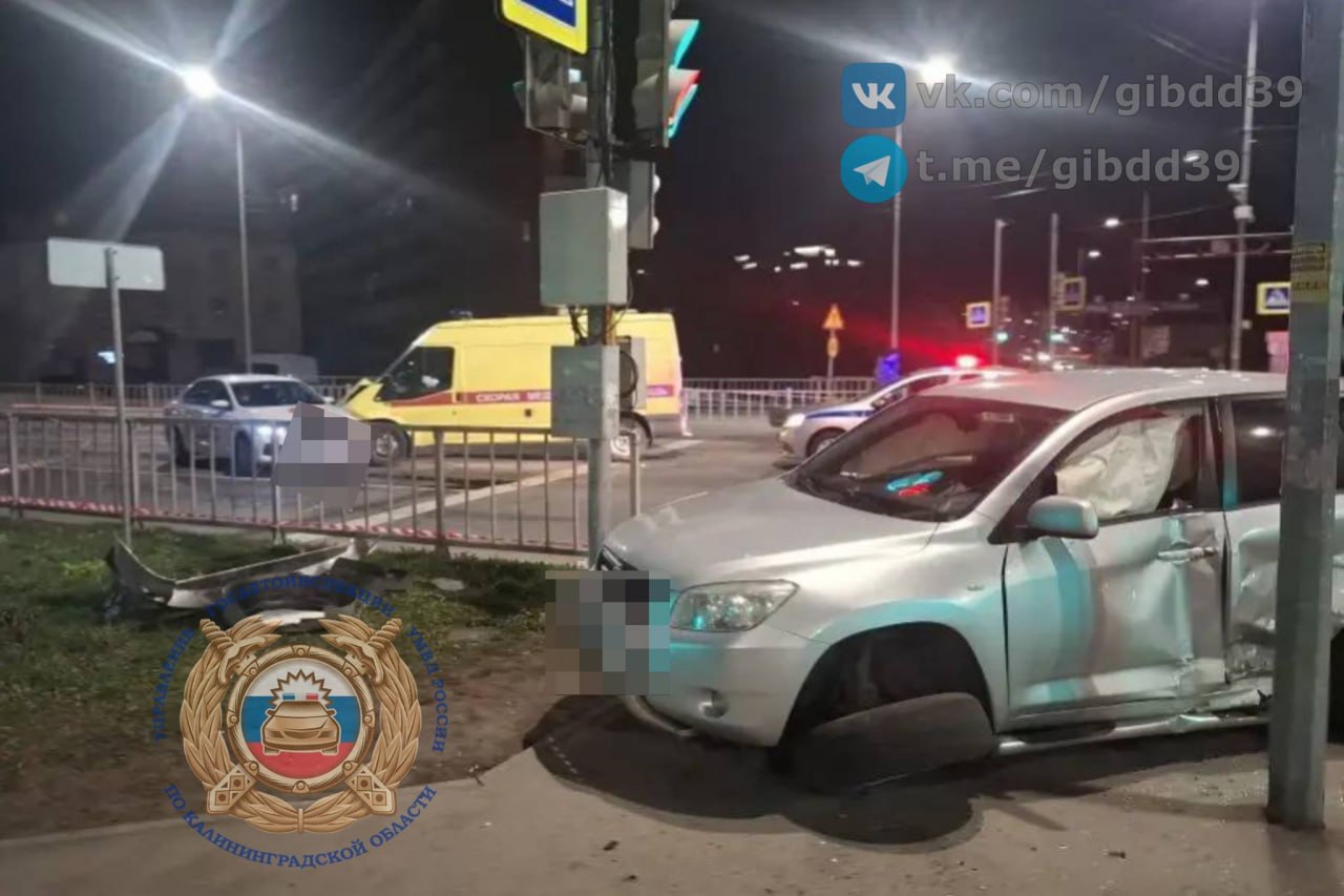 В Калининграде 30-летний подставился под ехавшую на вызов скорую помощь В Калининграде 30-летний подставился под ехавшую на вызов скорую помощь