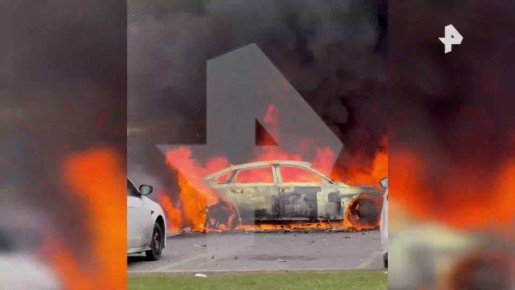 Пожар в ТЦ в Калининграде мог начаться из-за возгорания электрокара "Амберавто", который был припаркован у стен здания