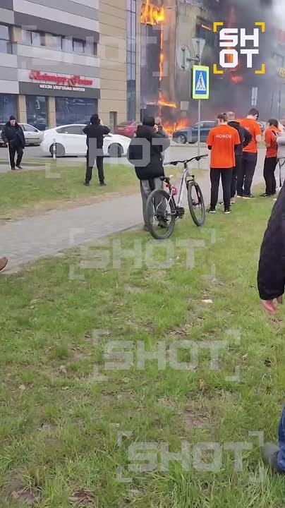 В Калининграде полыхает ТЦ «Гиант» на Московском проспекте