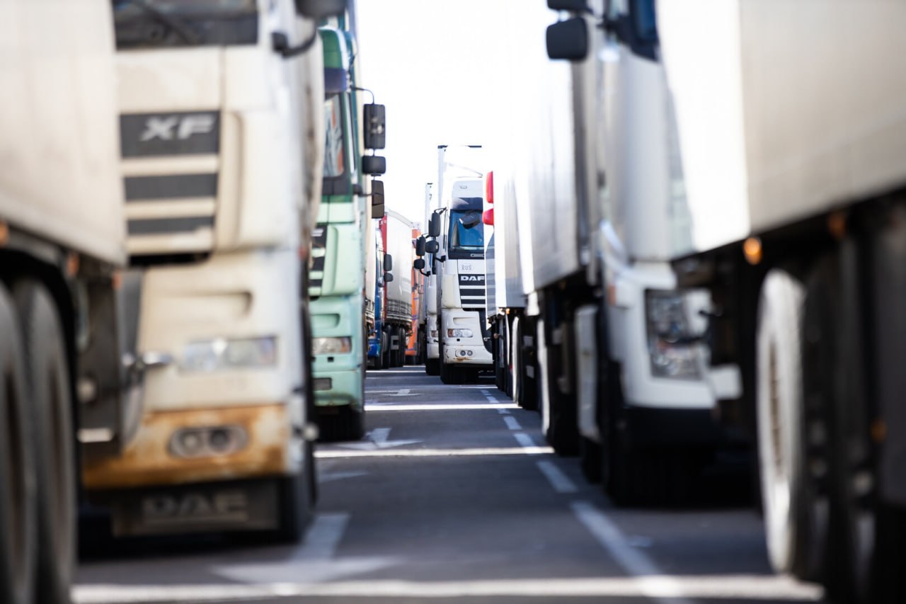 В Калининградской области до 23 апреля частично ограничили движение для грузовиков