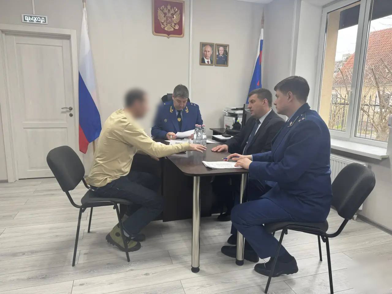 Прокурор области Максим Попов представил назначенного прокурора Зеленоградского района и провел личный прием граждан Прокурор области Максим Попов представил назначенного прокурора Зеленоградского района и провел личный прием граждан