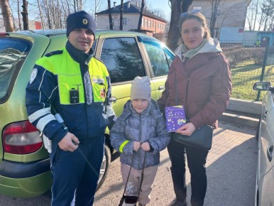 Сотрудники Госавтоинспекции МО МВД России «Неманский» провели акцию «Засветись»