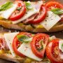 Брускета с помидорами и ветчиной: простой рецепт для домашних гурманов