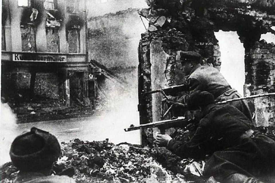 9 ������ 1945 ���� ���������� ����� ʸ��������� � ������, ������� �������� ������������ ���������