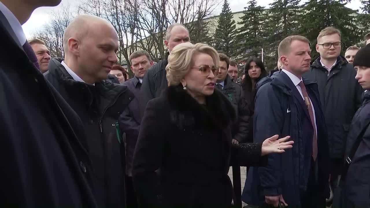 Приехавшая в Калининградскую область спикер Совфеда Валентина Матвиенко пообщалась с жителями региона