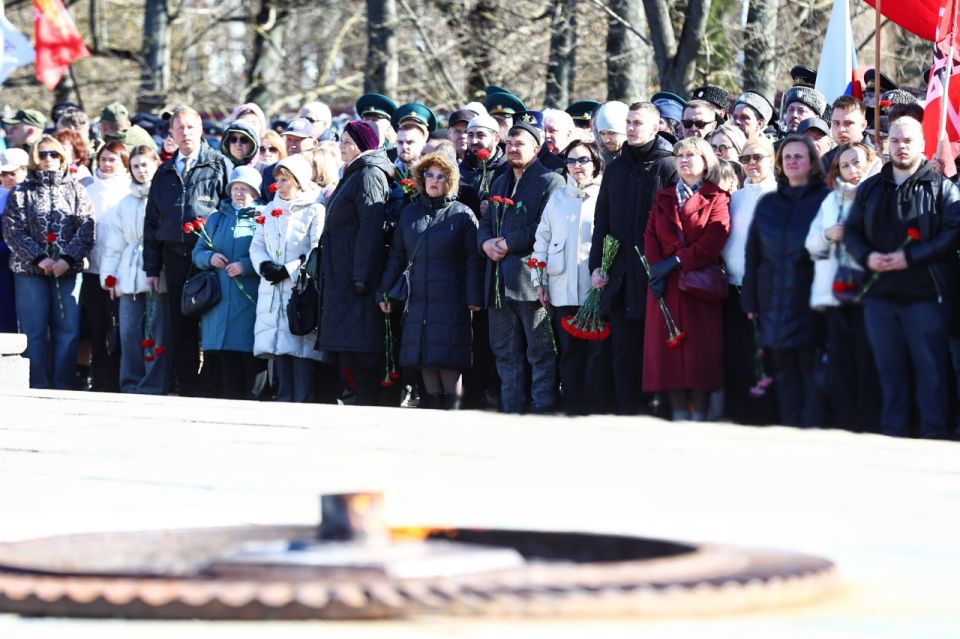 81 ��� ������: � ������������ ������� ������ ������ ������ ʸ���������