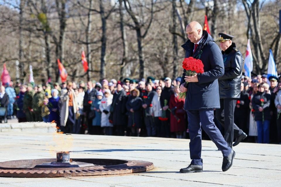 81 ��� ������: � ������������ ������� ������ ������ ������ ʸ���������