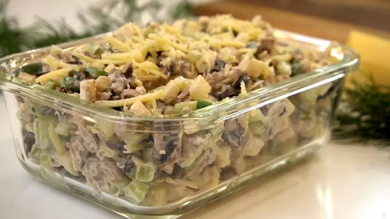 Аппетитный салат Демидовский: минимум ингредиентов, максимум удовольствия