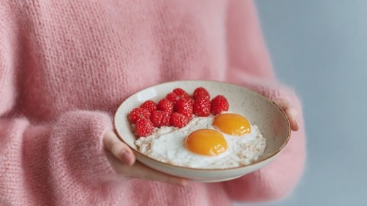 Как фиксированное время завтрака изменяет поведение быстрее, чем диета