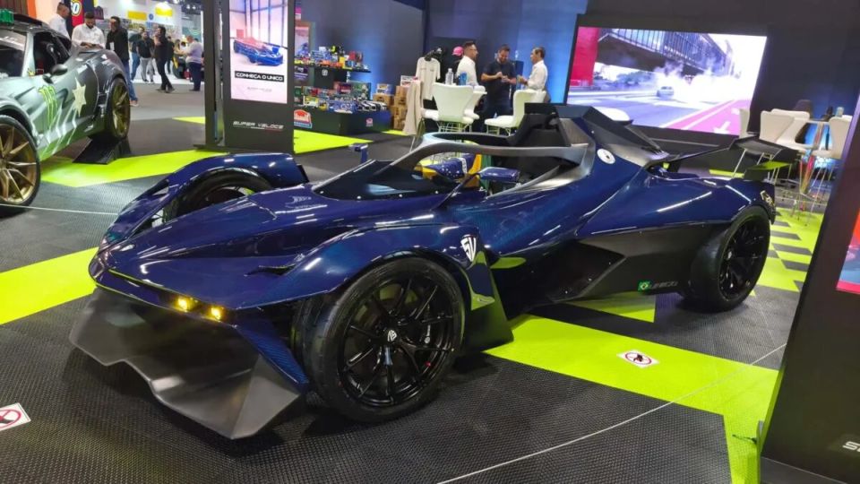 ����������� �������� Super Veloce UNICO: �������� �� ������ � �����