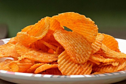 К чему приведет ежедневное потребление чипсов? Разбираемся в последствиях