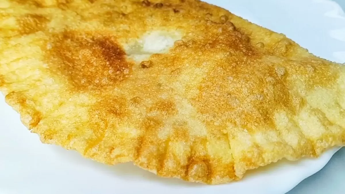 Незабываемые чебуреки с мясом: секреты идеального теста