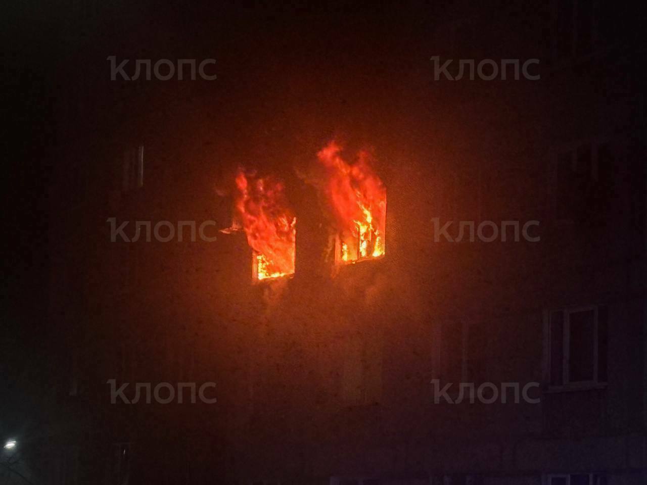 Очевидцы рассказали, как спасались жильцы горящей девятиэтажки на Инженерной Очевидцы рассказали, как спасались жильцы горящей девятиэтажки на Инженерной