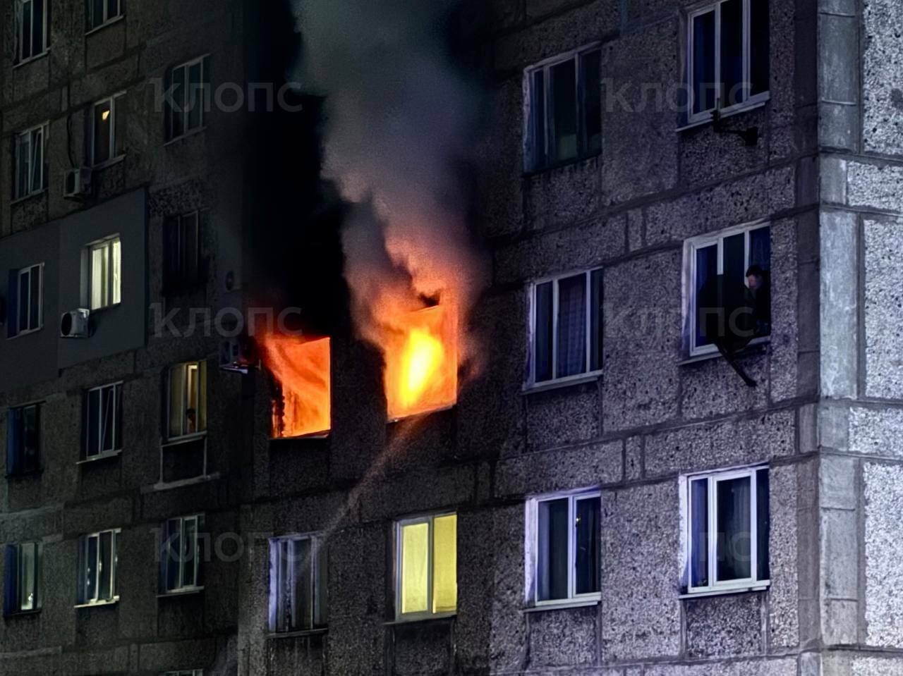 Очевидцы рассказали, как спасались жильцы горящей девятиэтажки на Инженерной Очевидцы рассказали, как спасались жильцы горящей девятиэтажки на Инженерной