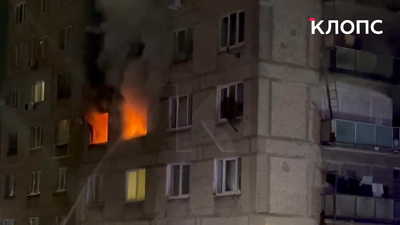 Очевидцы рассказали, как спасались жильцы горящей девятиэтажки на Инженерной