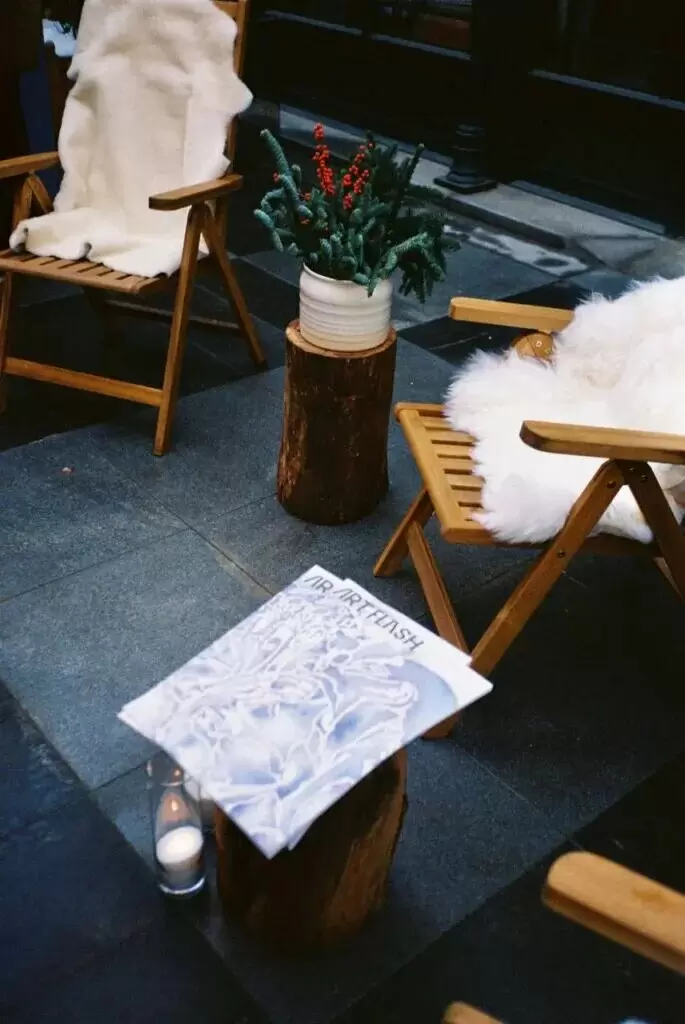 Зимняя атмосфера в Столешниках, номинанты MUAHS Awards и выставка Уэса Андерсона: главные события культуры