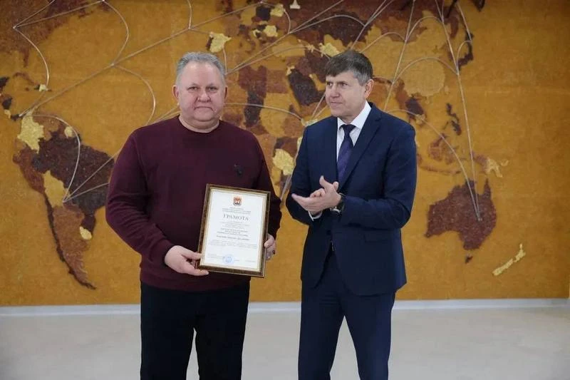 Главному по янтарю дали медаль за выдающийся вклад в парламентаризм