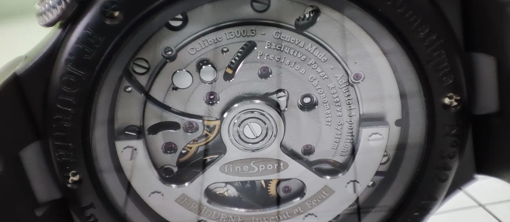 Незадекларированные часы стоимостью 12 млн рублей обнаружили таможенники у водителя автомобиля Незадекларированные часы стоимостью 12 млн рублей обнаружили таможенники у водителя автомобиля