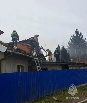 Мансарда в огне: в Багратионовском районе произошёл пожар с пострадавшим