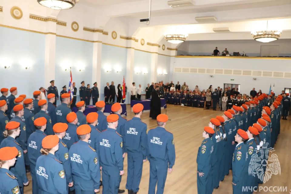 Юные курсанты приняли присягу Юные курсанты приняли присягу
