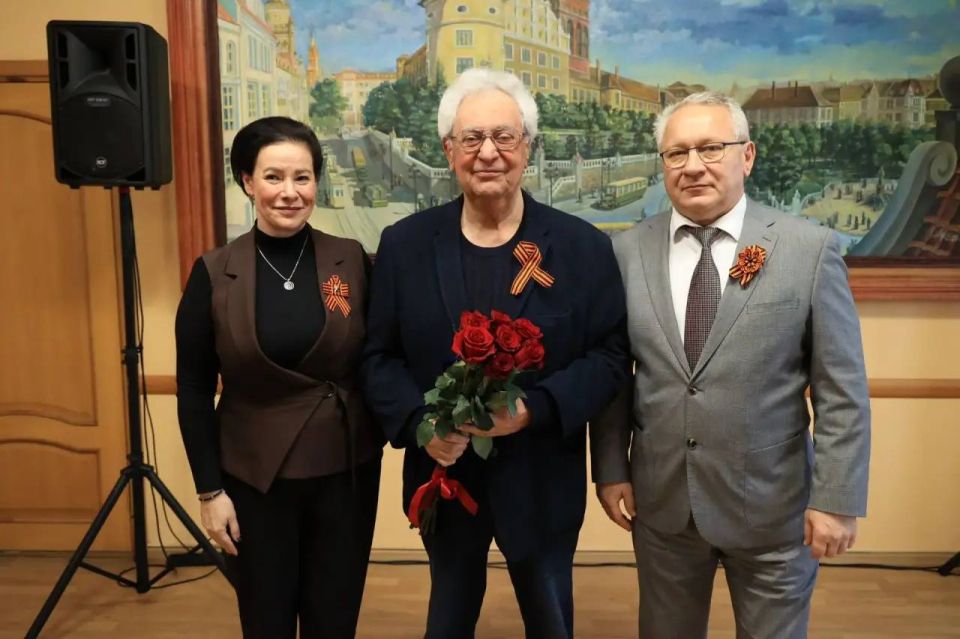 Елена Дятлова: Встретилась с калининградцами, которые своим трудом внесли значительный вклад в развитие нашего города Елена Дятлова: Встретилась с калининградцами, которые своим трудом внесли значительный вклад в развитие нашего города
