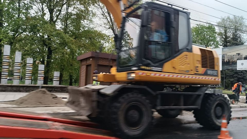 В рамках планового обновления дорожной инфраструктуры и устранения аварийных участков в городе сегодня активно ведутся ремонтные работы на ряде ключевых улиц В рамках планового обновления дорожной инфраструктуры и устранения аварийных участков в городе сегодня активно ведутся ремонтные работы на ряде ключевых улиц