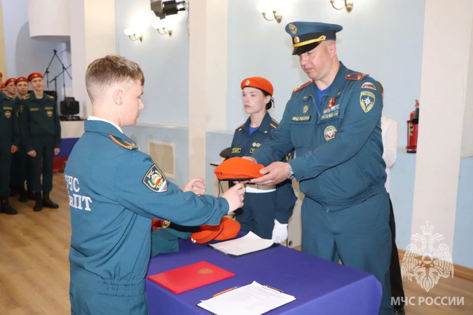 Юные курсанты приняли присягу Юные курсанты приняли присягу