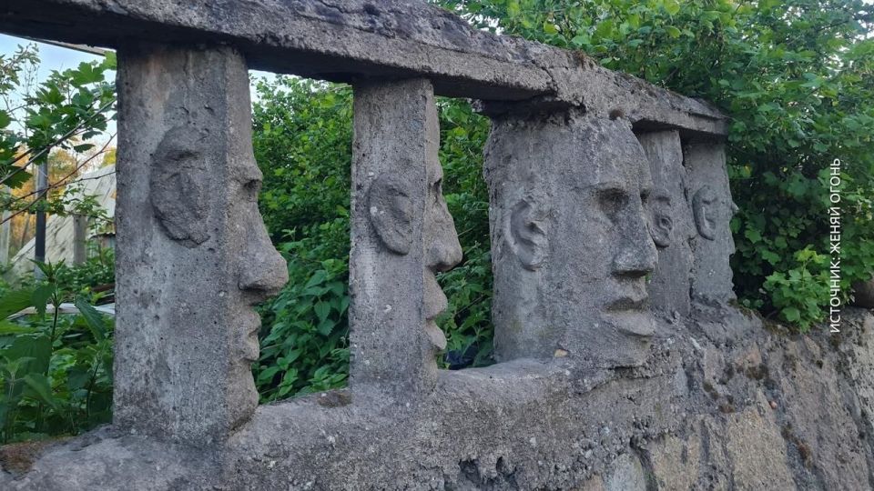 Забор с острова Пасхи в Калининграде видели? Забор с острова Пасхи в Калининграде видели?