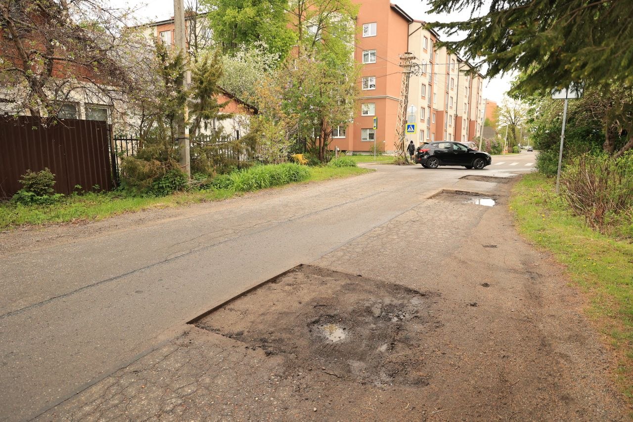 Сегодня, 14 мая, продолжаются дорожные работы на Ленинском проспекте на участке от поворота на Портовую до Багратиона Сегодня, 14 мая, продолжаются дорожные работы на Ленинском проспекте на участке от поворота на Портовую до Багратиона