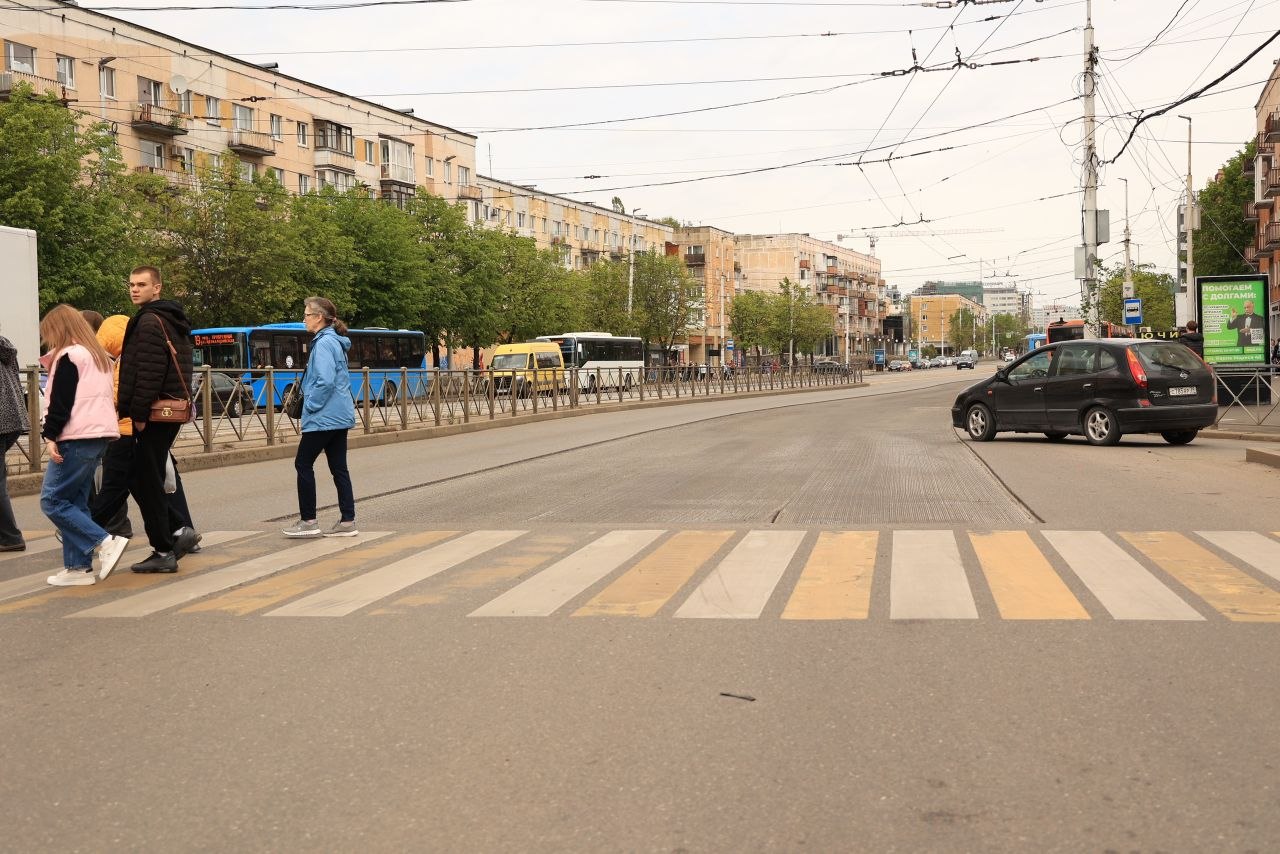 Сегодня, 14 мая, продолжаются дорожные работы на Ленинском проспекте на участке от поворота на Портовую до Багратиона Сегодня, 14 мая, продолжаются дорожные работы на Ленинском проспекте на участке от поворота на Портовую до Багратиона