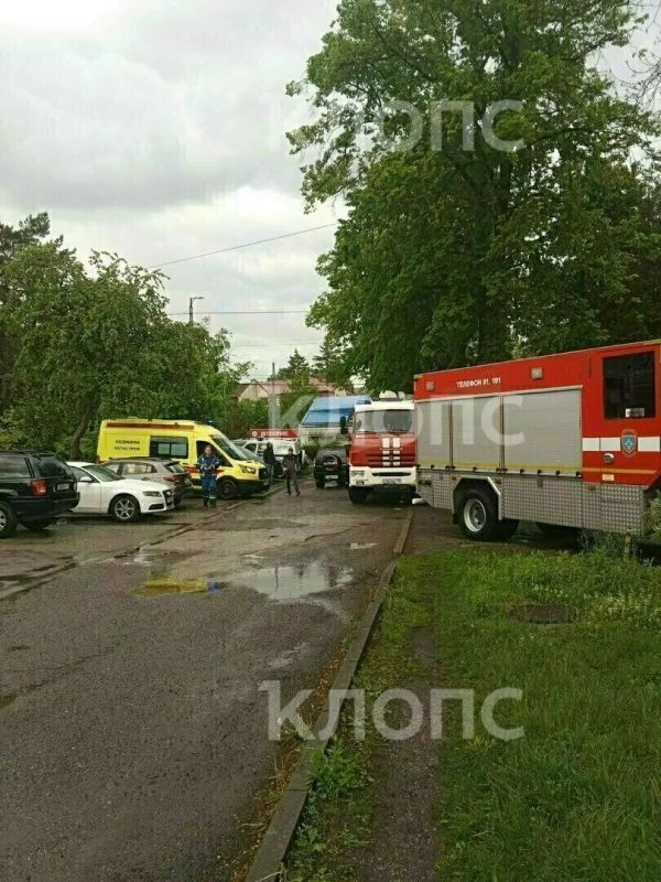 Пожар в Калининграде: горит автосервис в Балтийском переулке Пожар в Калининграде: горит автосервис в Балтийском переулке
