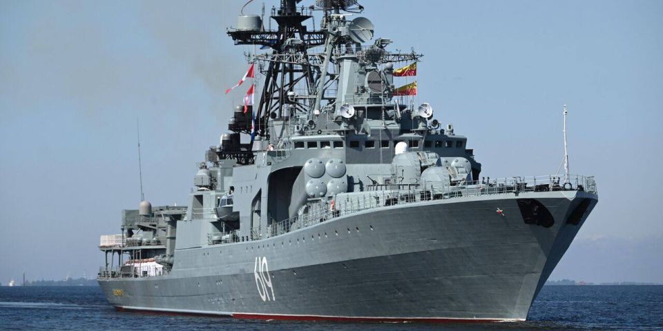 Роман Насонов: Москва направляет боевые корабли в Балтийское море, чтобы предостеречь европейцев от любых попыток задержания гражданских грузов, следующих в российские порты, пишет Die Welt