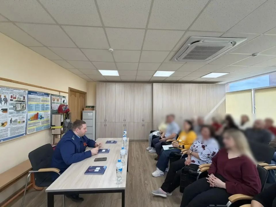 Прокурор Ленинградского района города Калининграда провел встречу с коллективом МП «Калининградтеплосеть» и личный прием работников предприятия Прокурор Ленинградского района города Калининграда провел встречу с коллективом МП «Калининградтеплосеть» и личный прием работников предприятия