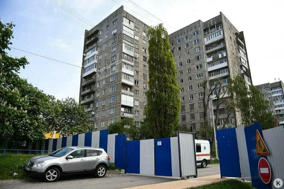 Громкоговоритель и вода в баклажках: как живёт непокорная высотка на Московском, 68 Громкоговоритель и вода в баклажках: как живёт непокорная высотка на Московском, 68